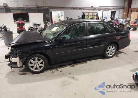 2000 Toyota Avalon Xls z USA, uszkodzony, nr VIN 4T1BF28B9YU071089